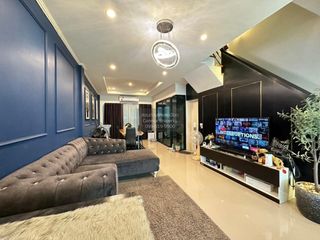 Casa adosada en venta de 4 habitaciones en Bang Kapi, Bangkok