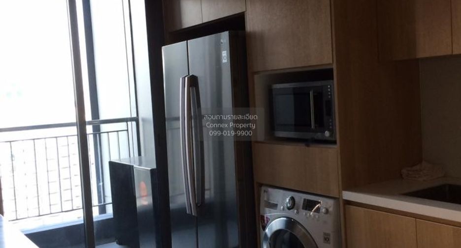 For sale 3 bedrooms condo in Khlong Toei, Bangkok