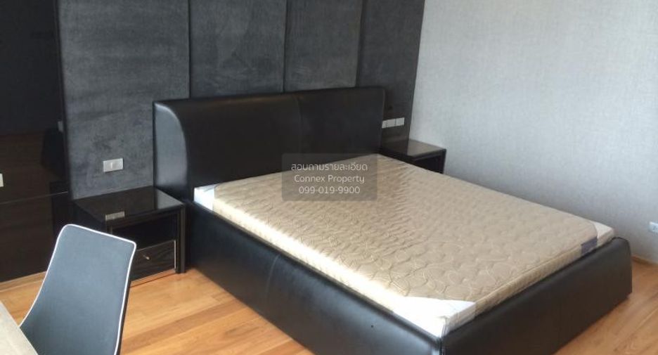 For sale 3 bedrooms condo in Khlong Toei, Bangkok