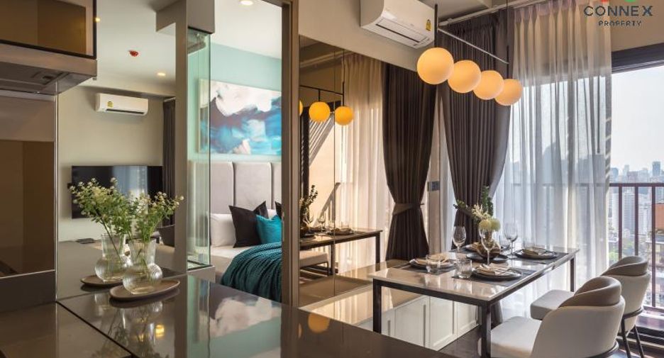 For sale 3 bedrooms condo in Watthana, Bangkok