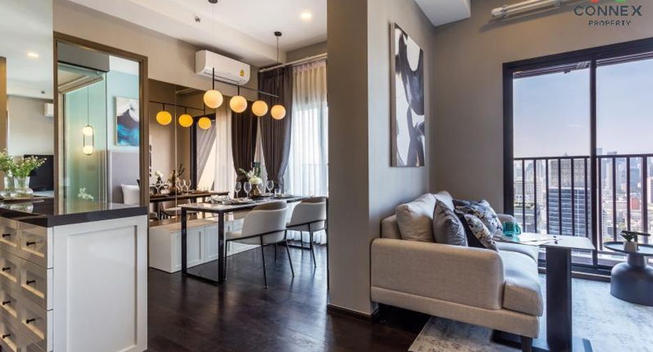 For sale 3 bedrooms condo in Watthana, Bangkok