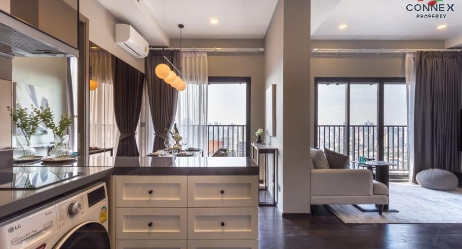 For sale 3 bedrooms condo in Watthana, Bangkok