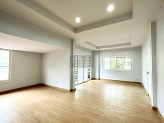 Casa en venta de 4 habitaciones en Min Buri, Bangkok