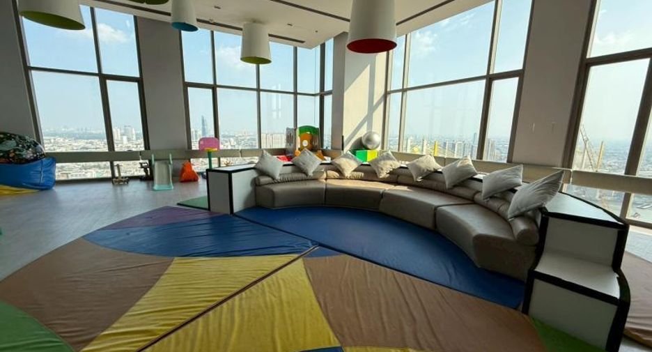 For sale 2 bedrooms condo in Yan Nawa, Bangkok