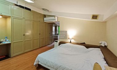For sale 4 bedrooms condo in Khlong Toei, Bangkok