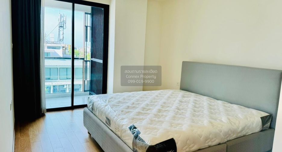 For sale 3 bedrooms condo in Khlong Toei, Bangkok