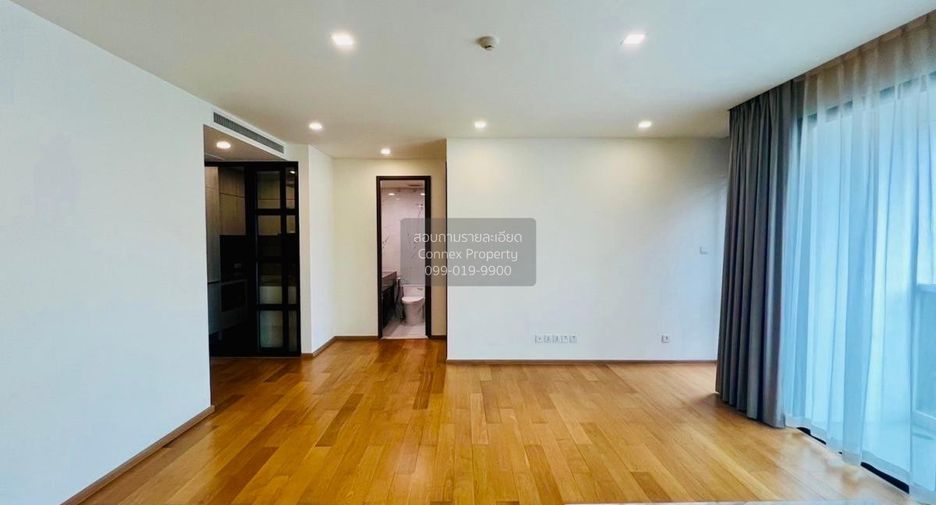 For sale 3 bedrooms condo in Khlong Toei, Bangkok