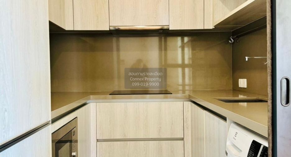 For sale 3 bedrooms condo in Khlong Toei, Bangkok