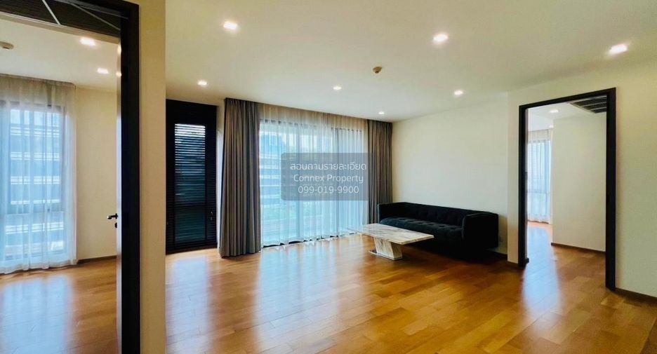 For sale 3 bedrooms condo in Khlong Toei, Bangkok