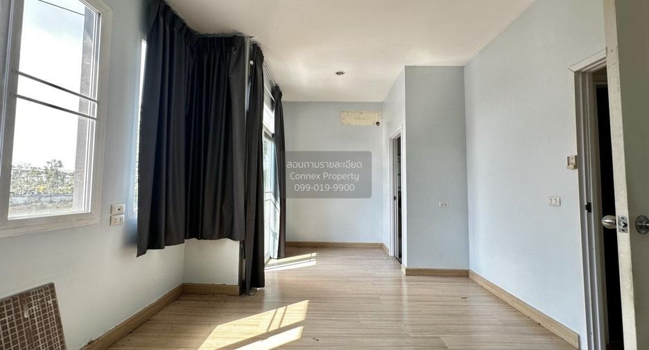 Casa adosada en venta de 4 habitaciones en Saphan Sung, Bangkok
