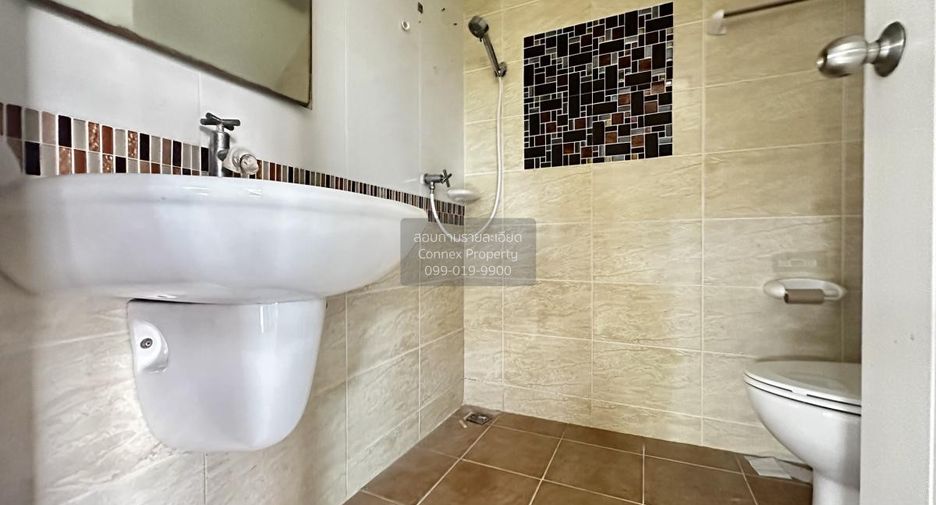 Casa adosada en venta de 4 habitaciones en Saphan Sung, Bangkok