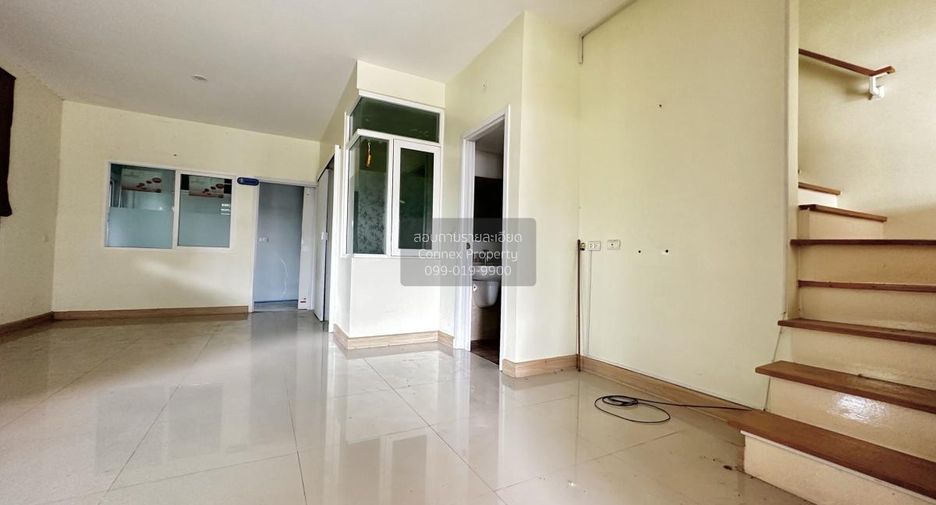 Casa adosada en venta de 4 habitaciones en Saphan Sung, Bangkok