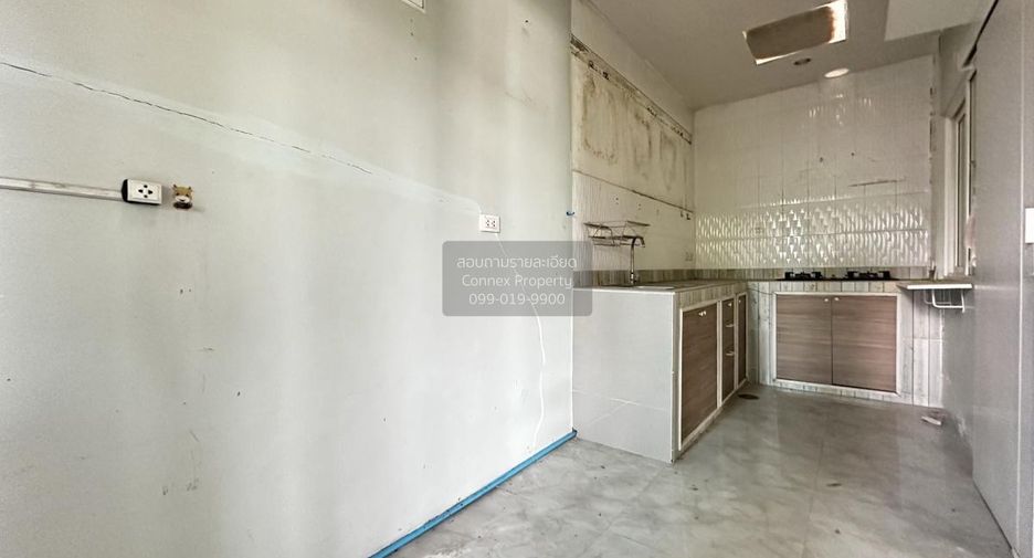 Casa adosada en venta de 4 habitaciones en Saphan Sung, Bangkok