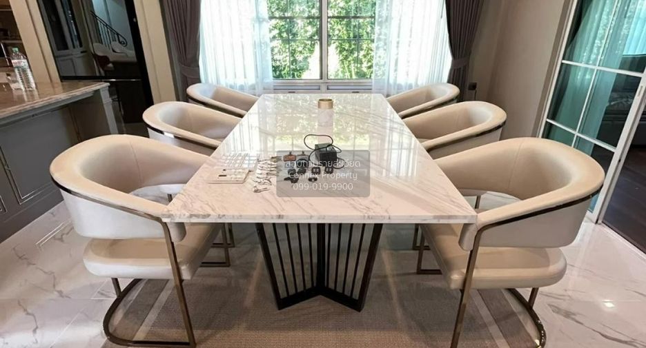 Casa en venta de 4 habitaciones en Bang Khen, Bangkok