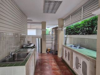 For sale 5 bedrooms house in Mueang Nonthaburi, Nonthaburi