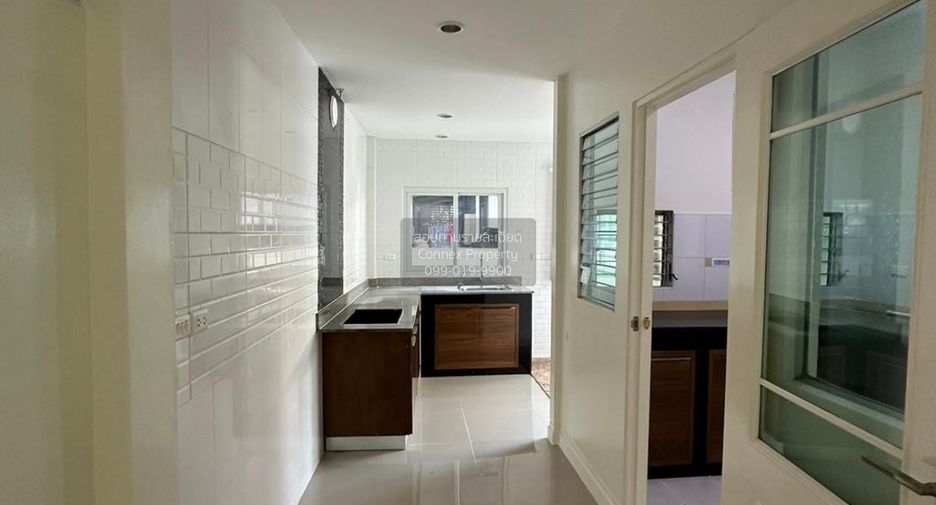 For sale 4 bedrooms house in Pak Kret, Nonthaburi