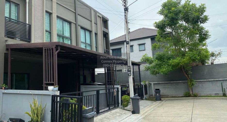 For sale 2 bedrooms townhouse in Mueang Pathum Thani, Pathum Thani