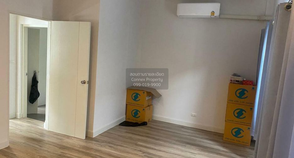 For sale 2 bedrooms townhouse in Mueang Pathum Thani, Pathum Thani
