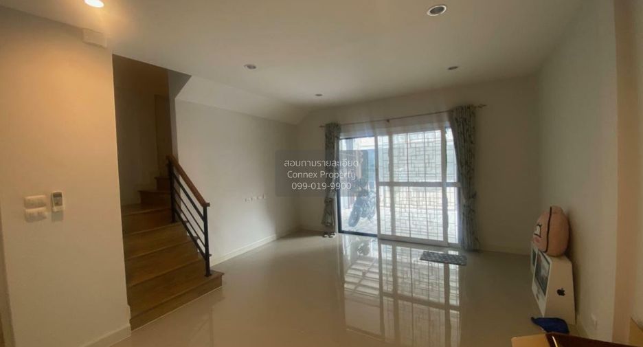 For sale 2 bedrooms townhouse in Mueang Pathum Thani, Pathum Thani
