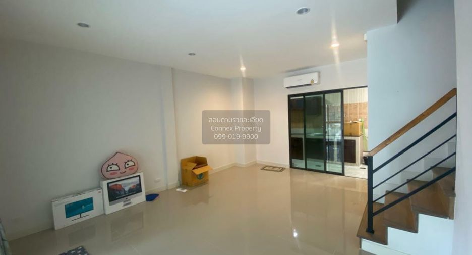 For sale 2 bedrooms townhouse in Mueang Pathum Thani, Pathum Thani