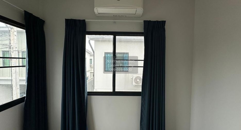 Casa adosada en venta de 3 habitaciones en Bang Yai, Nonthaburi