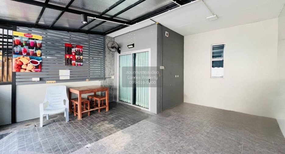 Casa adosada en venta de 3 habitaciones en Khlong Luang, Pathum Thani