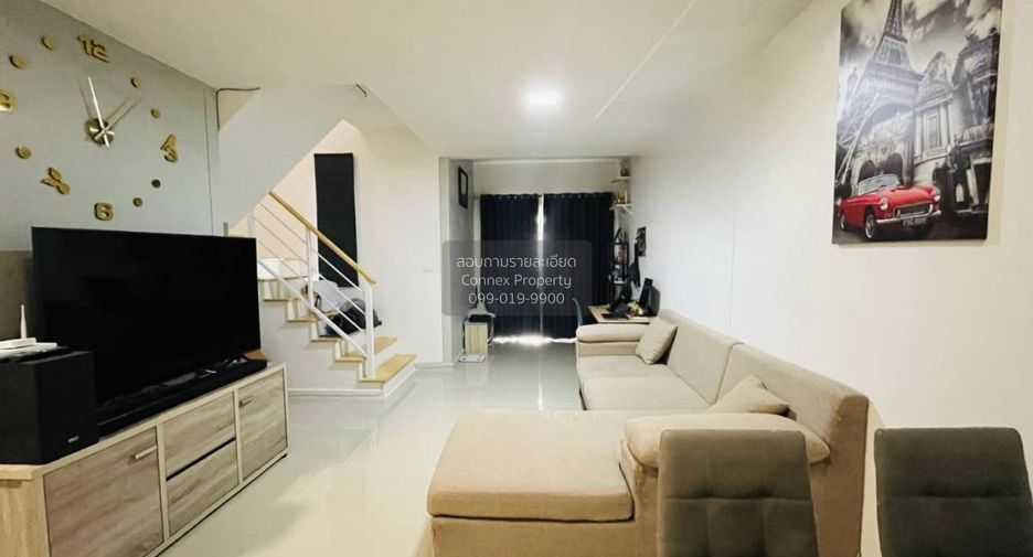 Casa adosada en venta de 3 habitaciones en Khlong Luang, Pathum Thani