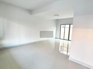 À vendre 3 chambres maison de ville à Bang Bua Thong, Nonthaburi