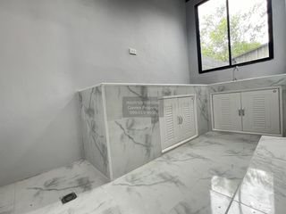 Casa en venta de 5 habitaciones en Thung Khru, Bangkok