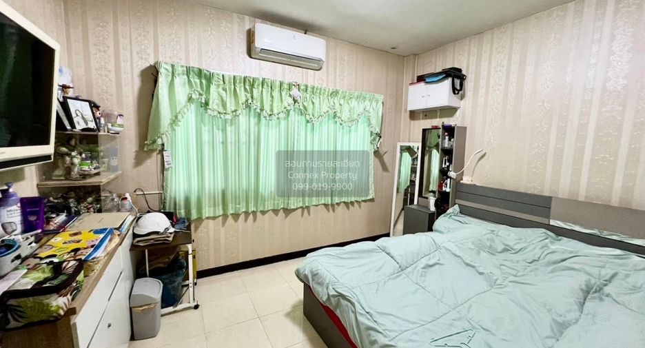 À vendre 3 chambres maison de ville à Krathum Baen, Samut Sakhon