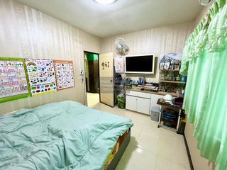 À vendre 3 chambres maison de ville à Krathum Baen, Samut Sakhon
