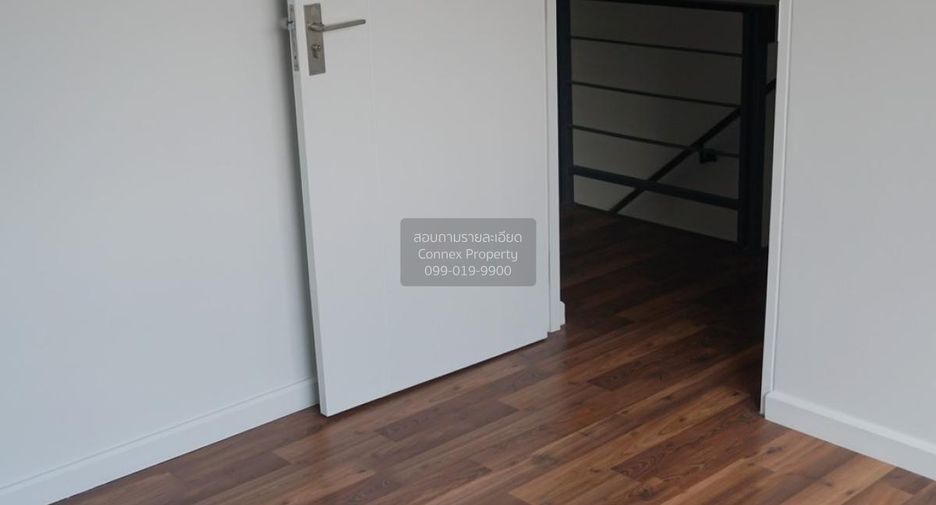 For sale 3 ベッドルーム townhouse in Khan Na Yao, Bangkok