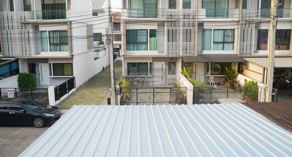 For sale 3 ベッドルーム townhouse in Khan Na Yao, Bangkok