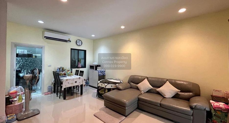 Casa adosada en venta de 3 habitaciones en Nong Khaem, Bangkok