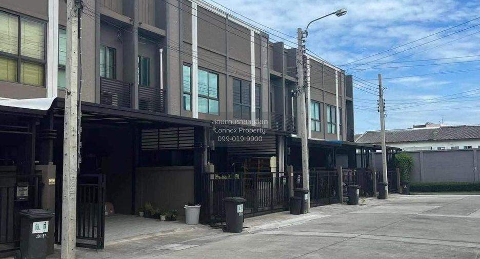Casa adosada en venta de 3 habitaciones en Nong Khaem, Bangkok