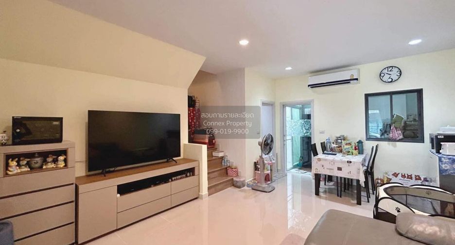 Casa adosada en venta de 3 habitaciones en Nong Khaem, Bangkok