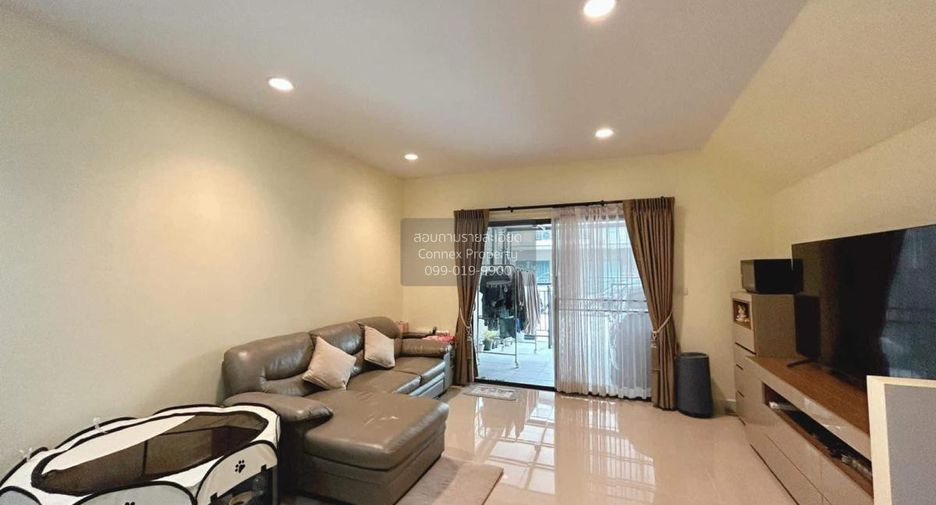 Casa adosada en venta de 3 habitaciones en Nong Khaem, Bangkok