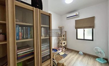 Casa adosada en venta de 3 habitaciones en Nong Khaem, Bangkok