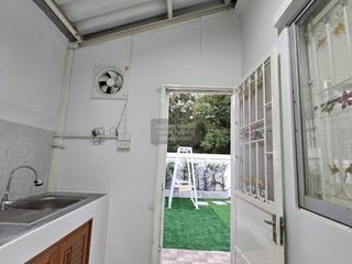 Casa adosada en venta de 3 habitaciones en Phra Samut Chedi, Samut Prakan