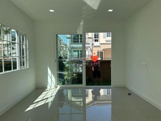 出售 4 卧室 独立屋 在 Mueang Samut Sakhon, Samut Sakhon