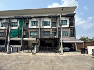 For sale 3 bedrooms townhouse in Lam Luk Ka, Pathum Thani