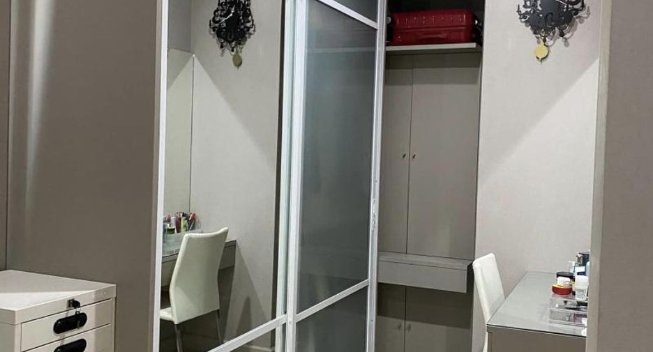 For sale 2 bedrooms condo in Phaya Thai, Bangkok