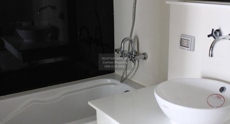 For sale 2 bedrooms condo in Khlong Toei, Bangkok