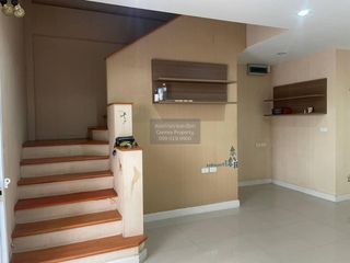 Casa adosada en venta de 3 habitaciones en Phasi Charoen, Bangkok