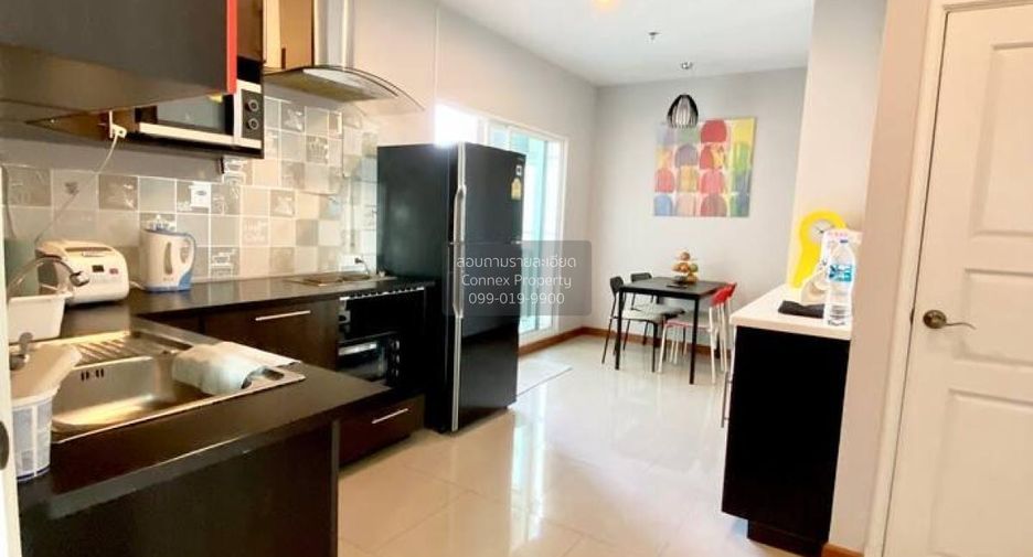 À vendre 5 chambres condo à Huai Khwang, Bangkok