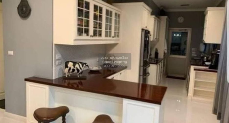 For sale 4 bedrooms house in Mueang Nonthaburi, Nonthaburi