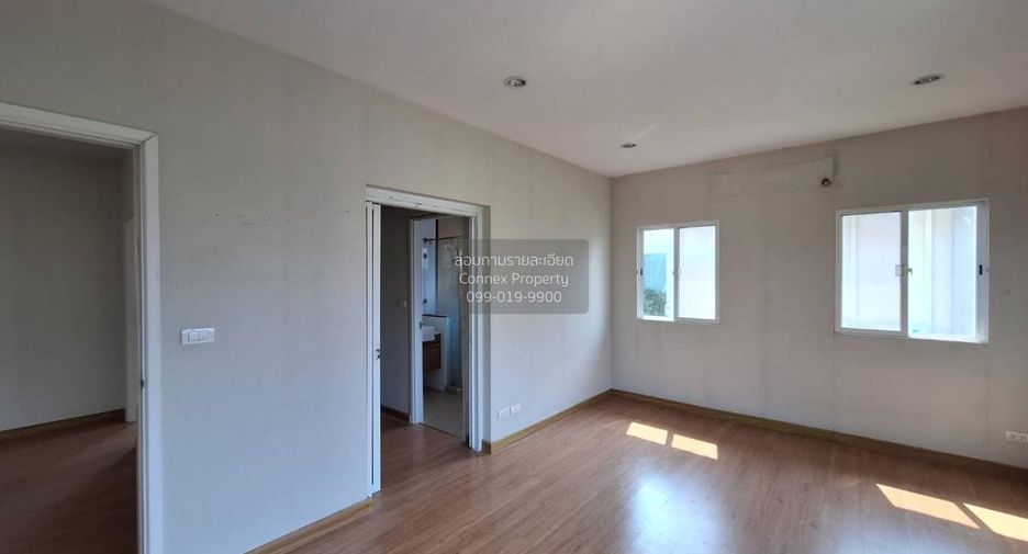 For sale 4 bedrooms house in Krathum Baen, Samut Sakhon
