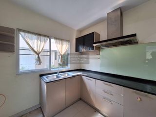 For sale 4 bedrooms house in Krathum Baen, Samut Sakhon