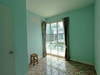 Casa adosada en venta de 3 habitaciones en Min Buri, Bangkok