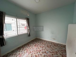 Casa adosada en venta de 3 habitaciones en Min Buri, Bangkok